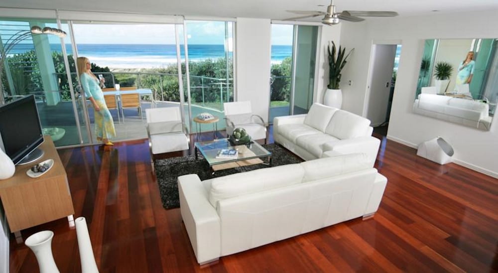 The Beach Cabarita 58/78