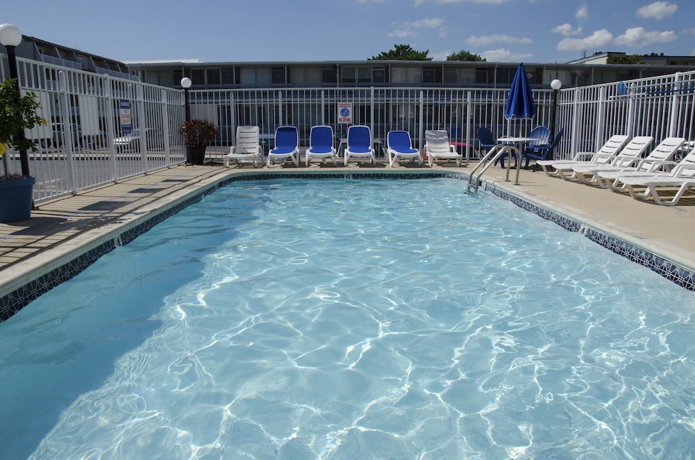 Atlantic OceanFront Inn 6/58