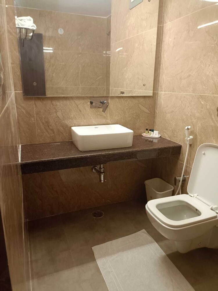 Hotel Asia Vaishno Devi 35/41