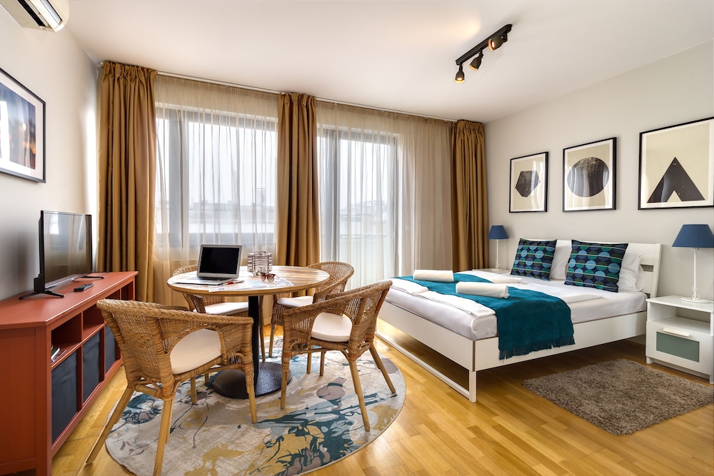 Quality Point Apartment 22/44
