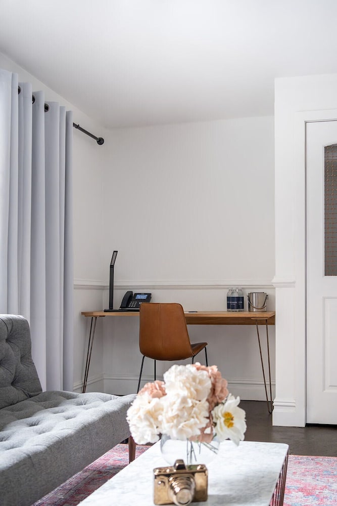 استوديو بفراش فوتون وسرير كينج وسرير فردي، Life Hotel New York 5/7
