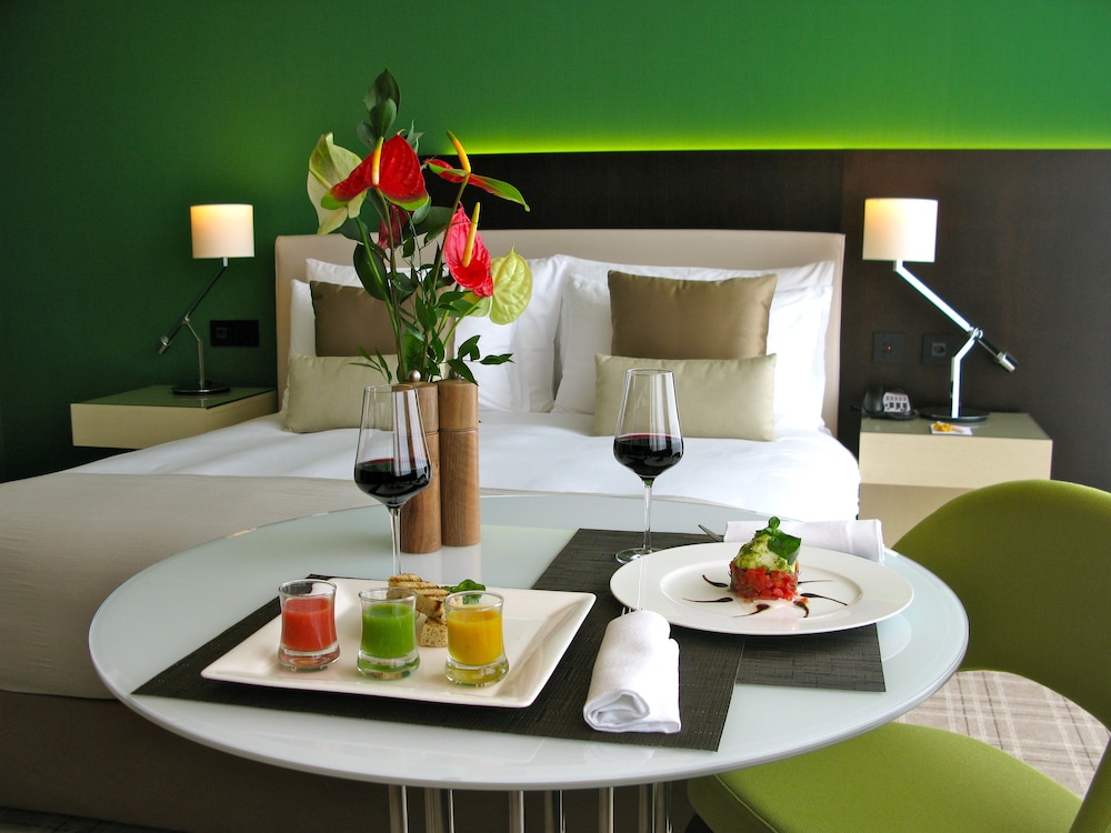 Crowne Plaza Geneva 62/82