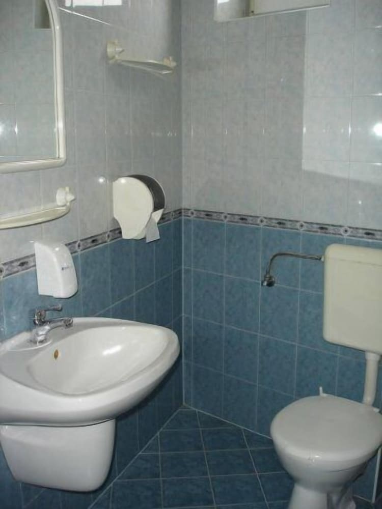 Tisza Alfa Hotel 43/48