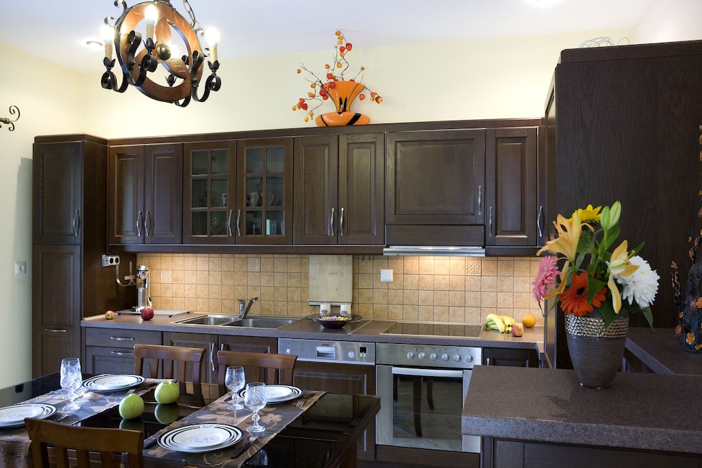Prestige Villas 5/50