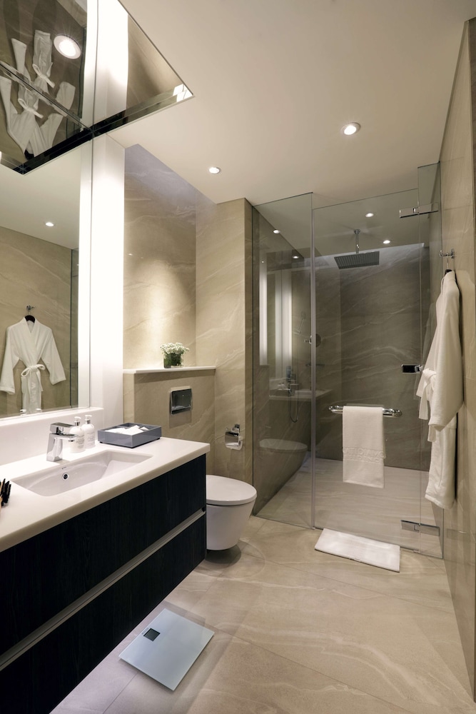 Makati Diamond Residences 19/42