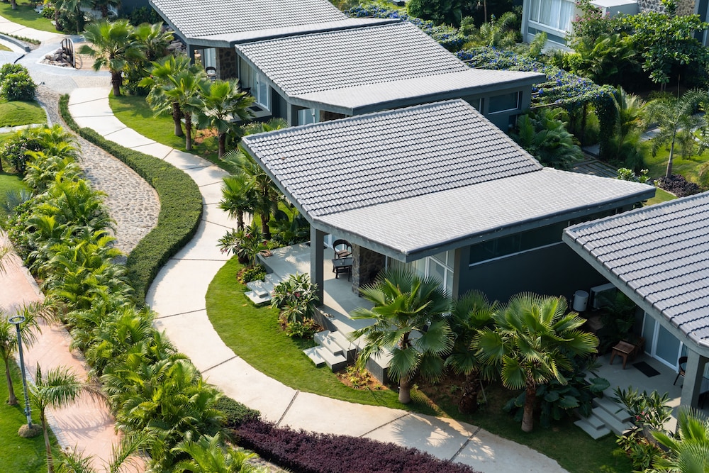 Basalt Paradise Resort And Spa 31/38