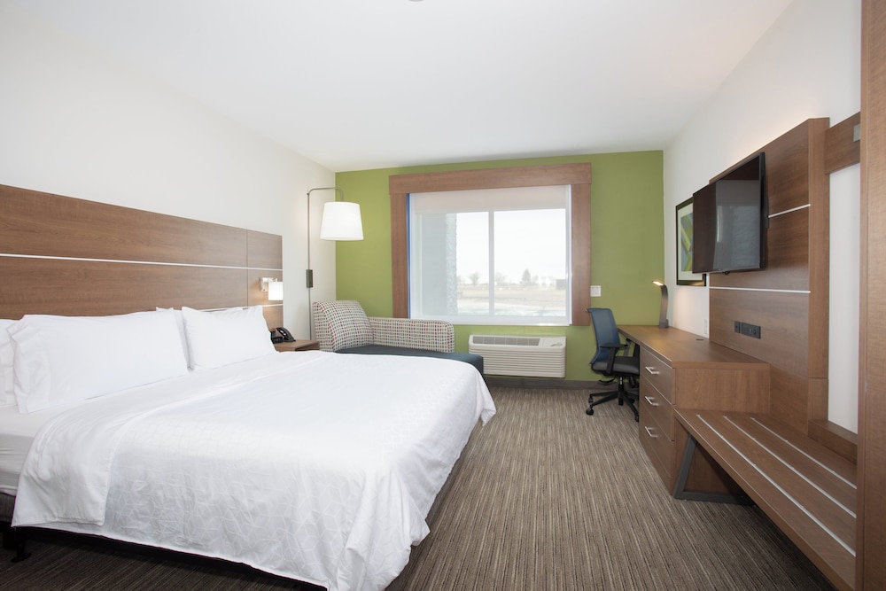 Holiday Inn Express & Suites Goodland I-70 16/45