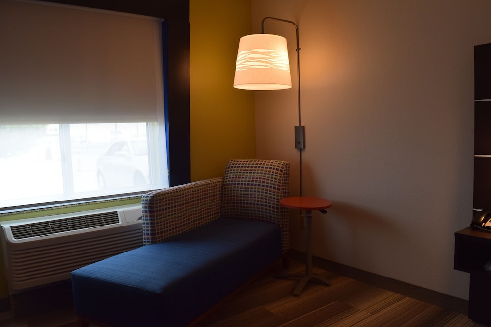 Holiday Inn Express Hotel Suites Sparta 36/49