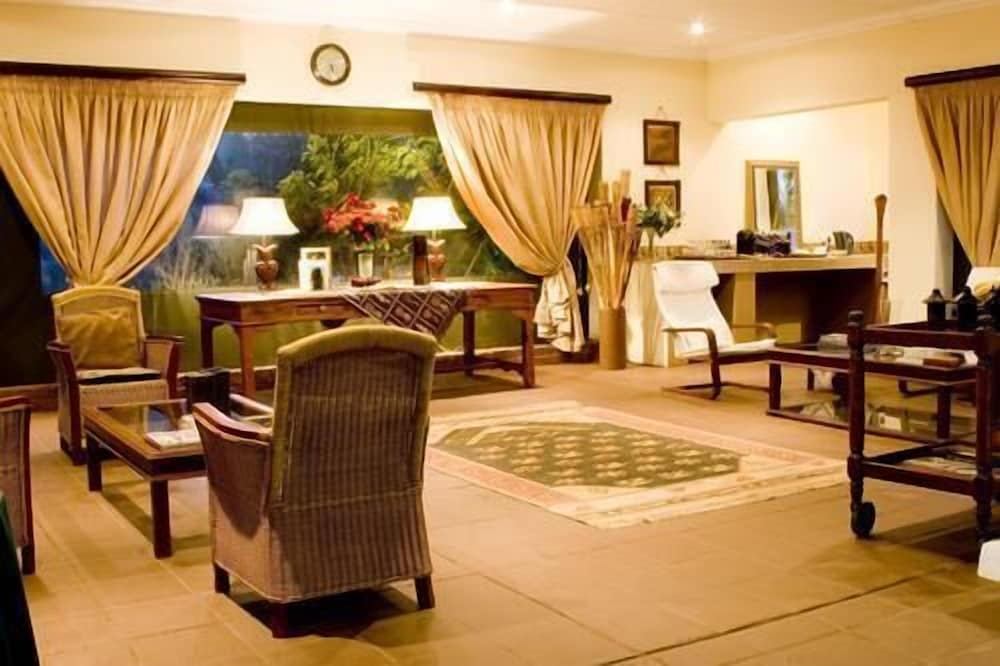 Africasky Guest House 11/19