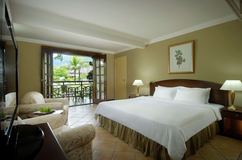 DELUXE, DOUBLE BED