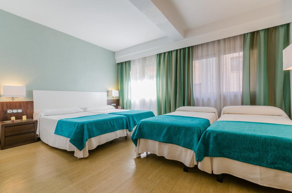 Room, Double or Twin Bed, Two Extra Beds