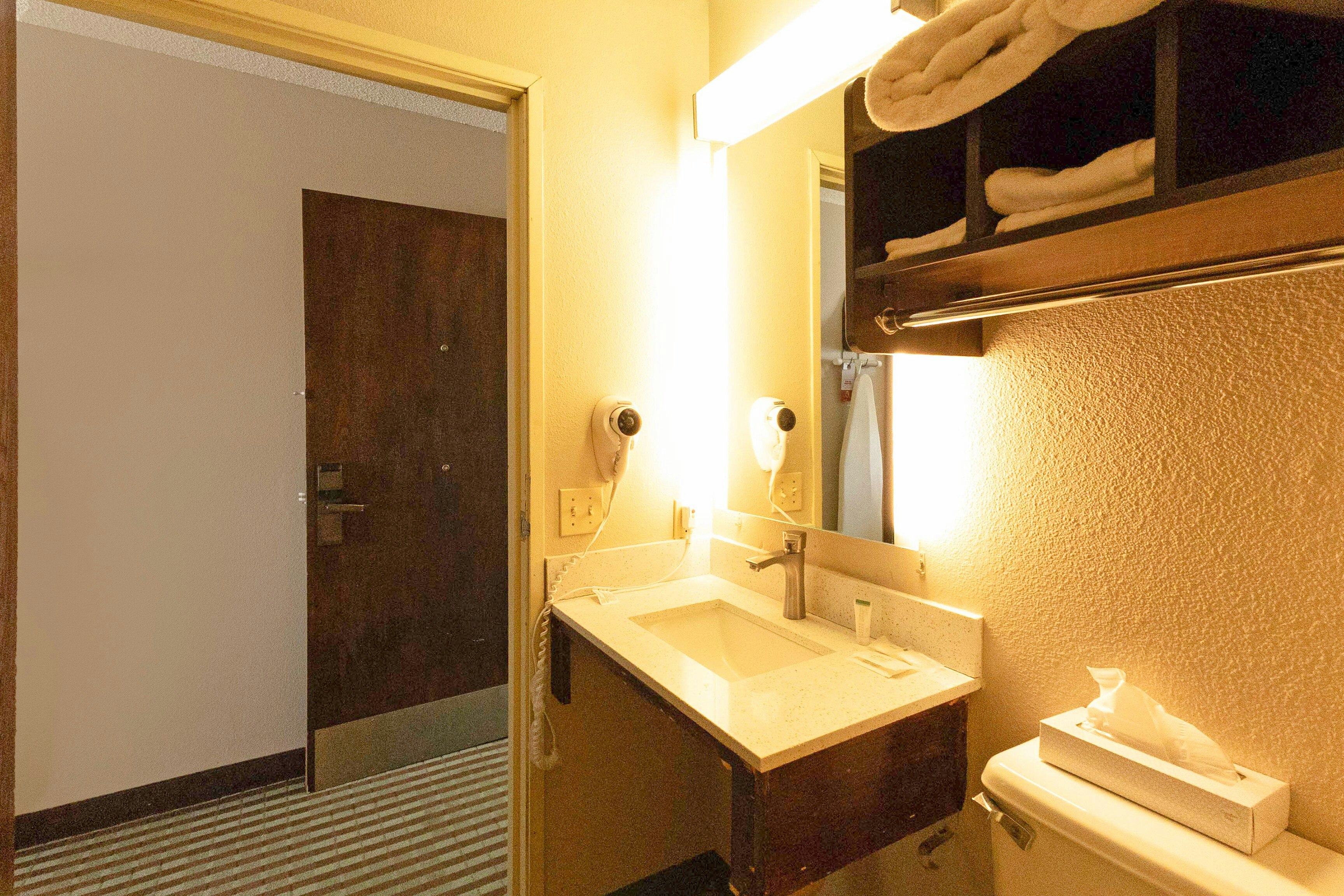 Mid Rest Inn Lexington NE I-80 50/50