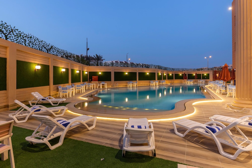 Royal Day Plaza Hotel 36/43