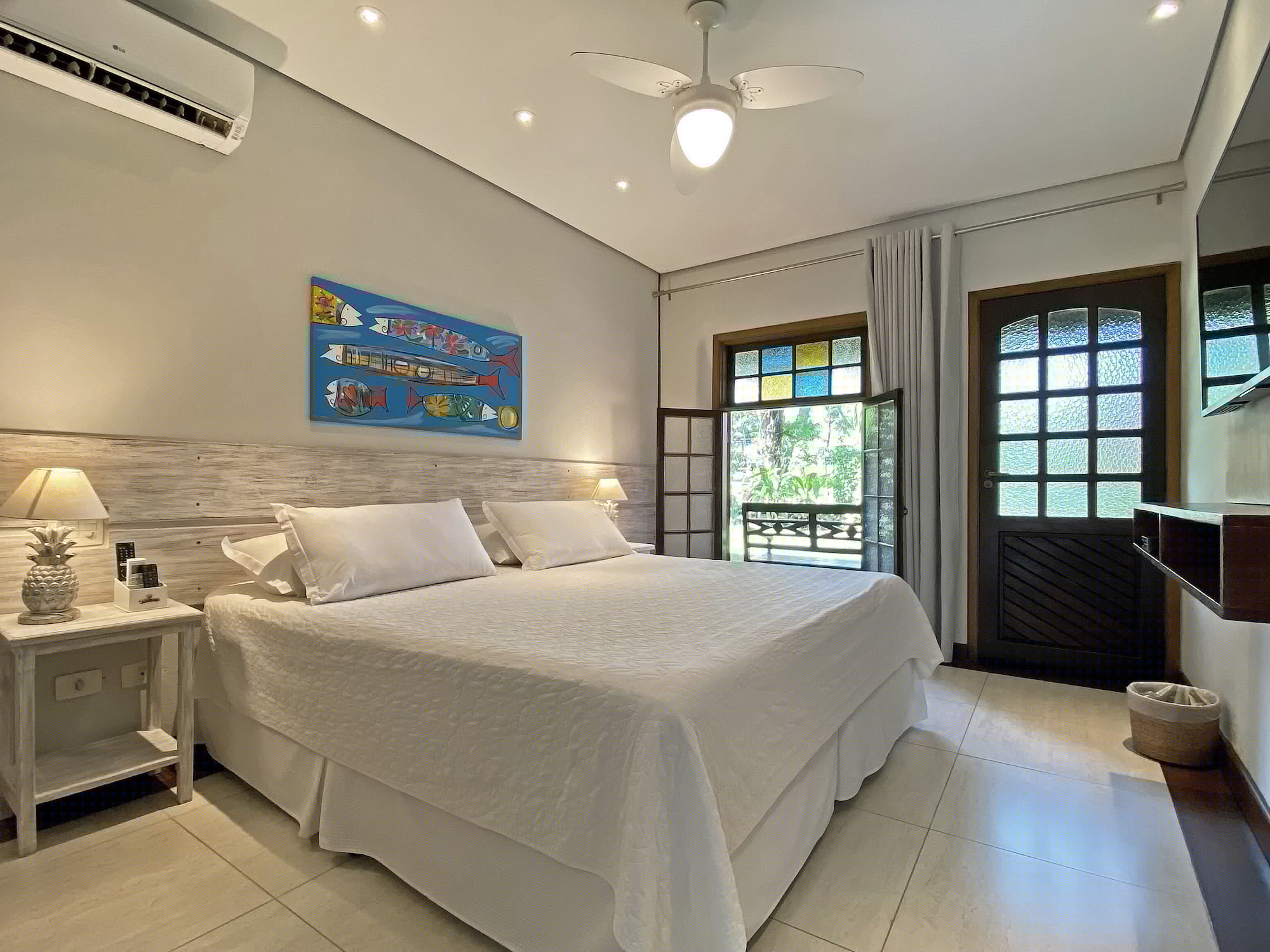 Villa, King and Twin Beds