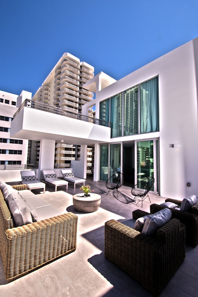 6080 Design Hotel by Eskape Collection 8/75