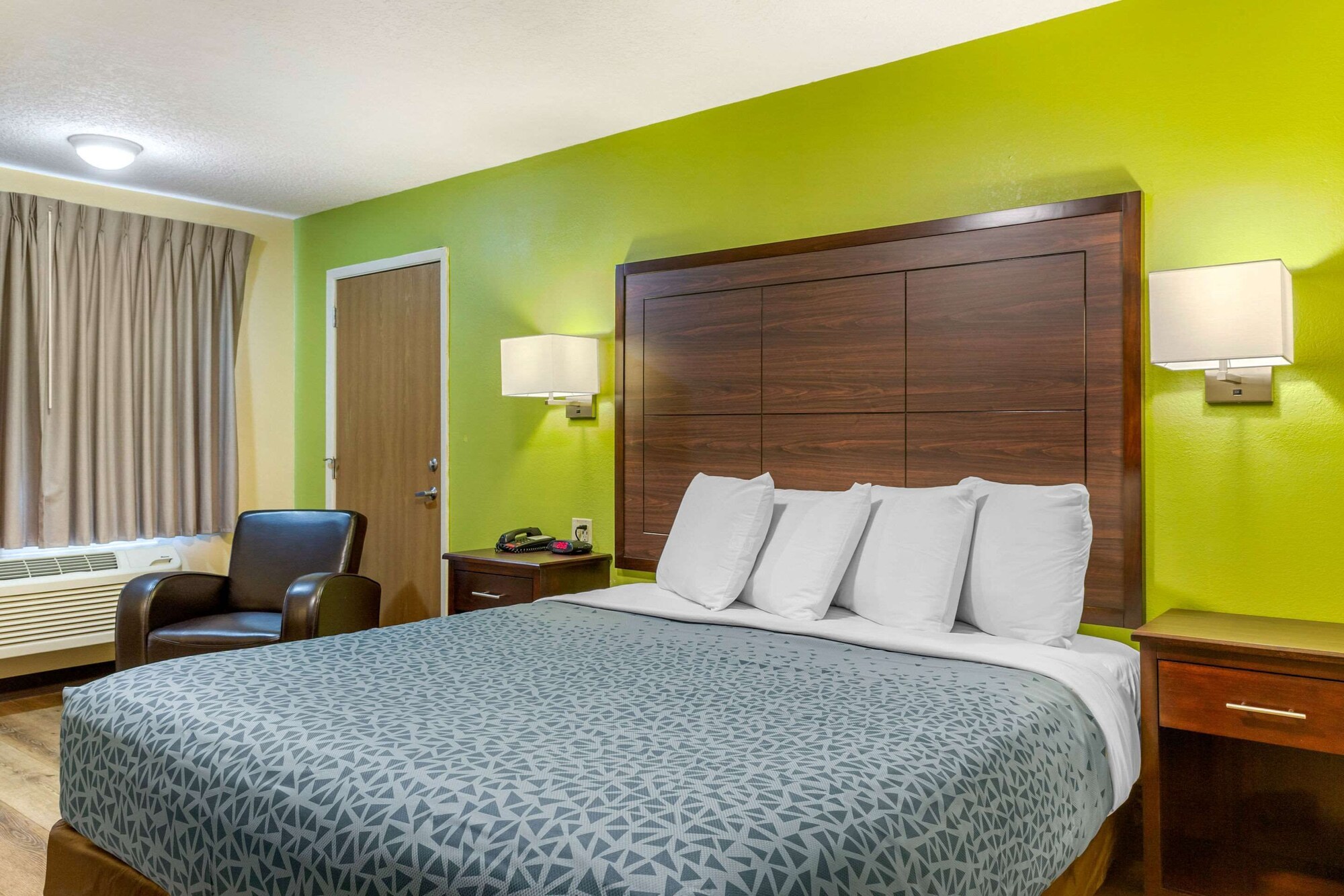 ROOM, KING BED, ACCESSIBLE