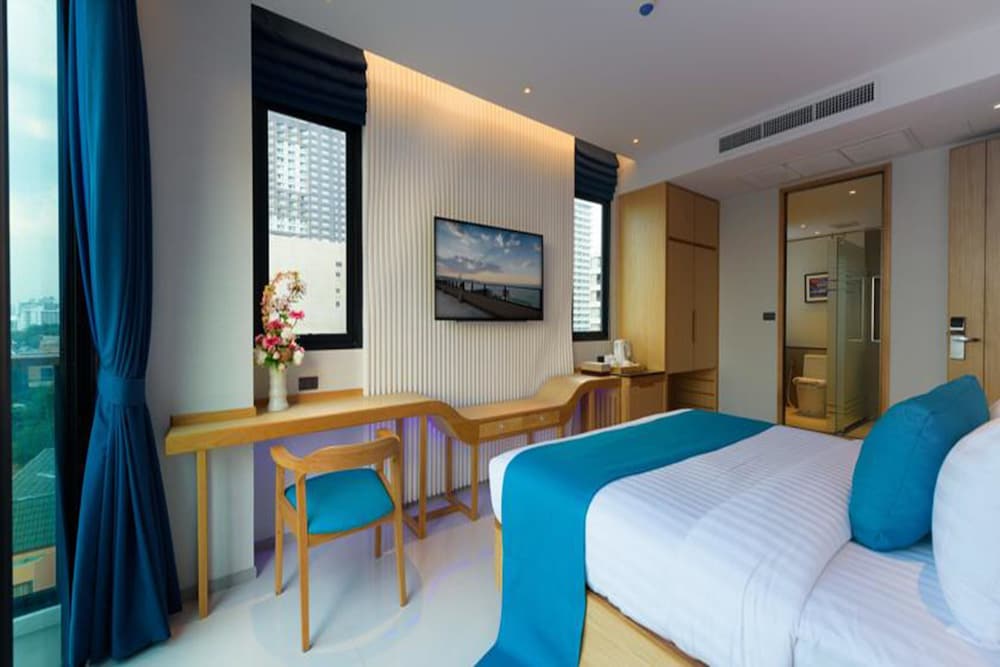 Deep Blue Z10 Pattaya 25/42