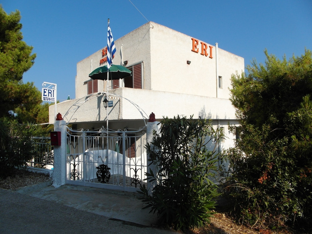 Eri Studios 39/50