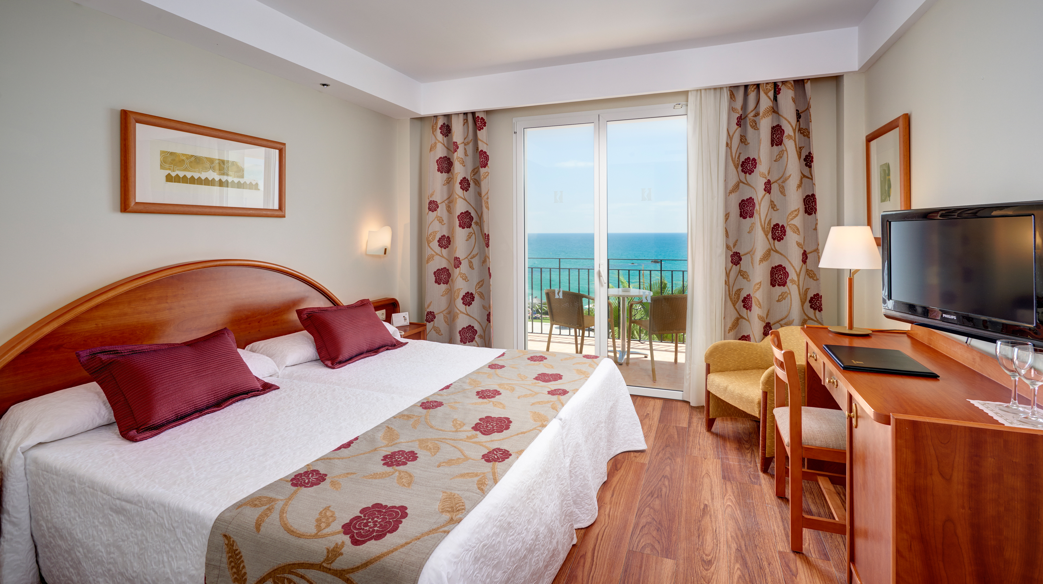 Room, Double Bed, Lateral Side Sea View