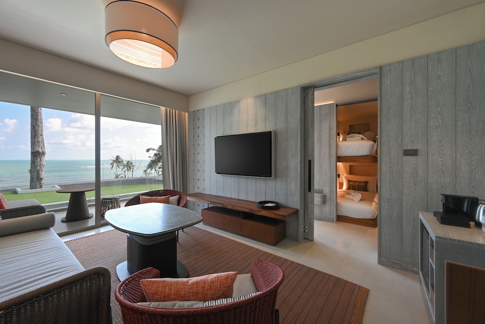 Rocky's Boutique Resort 30/50