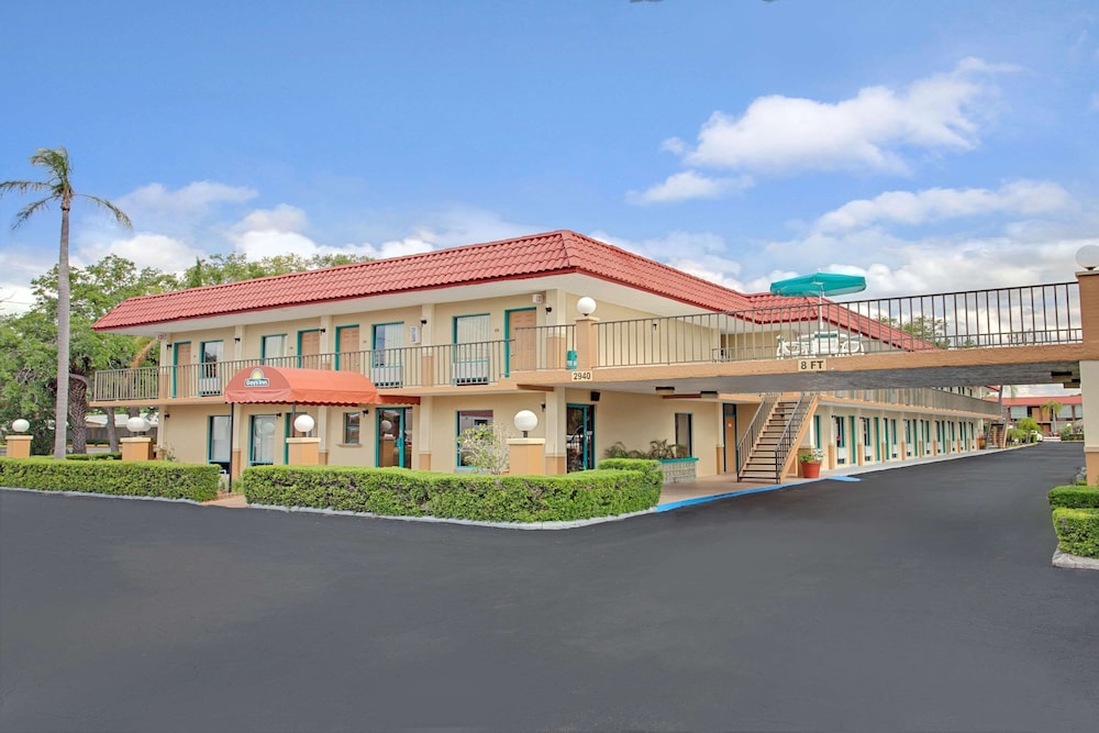 Days Inn by Wyndham Clearwater/Gulf to Bay 1/28