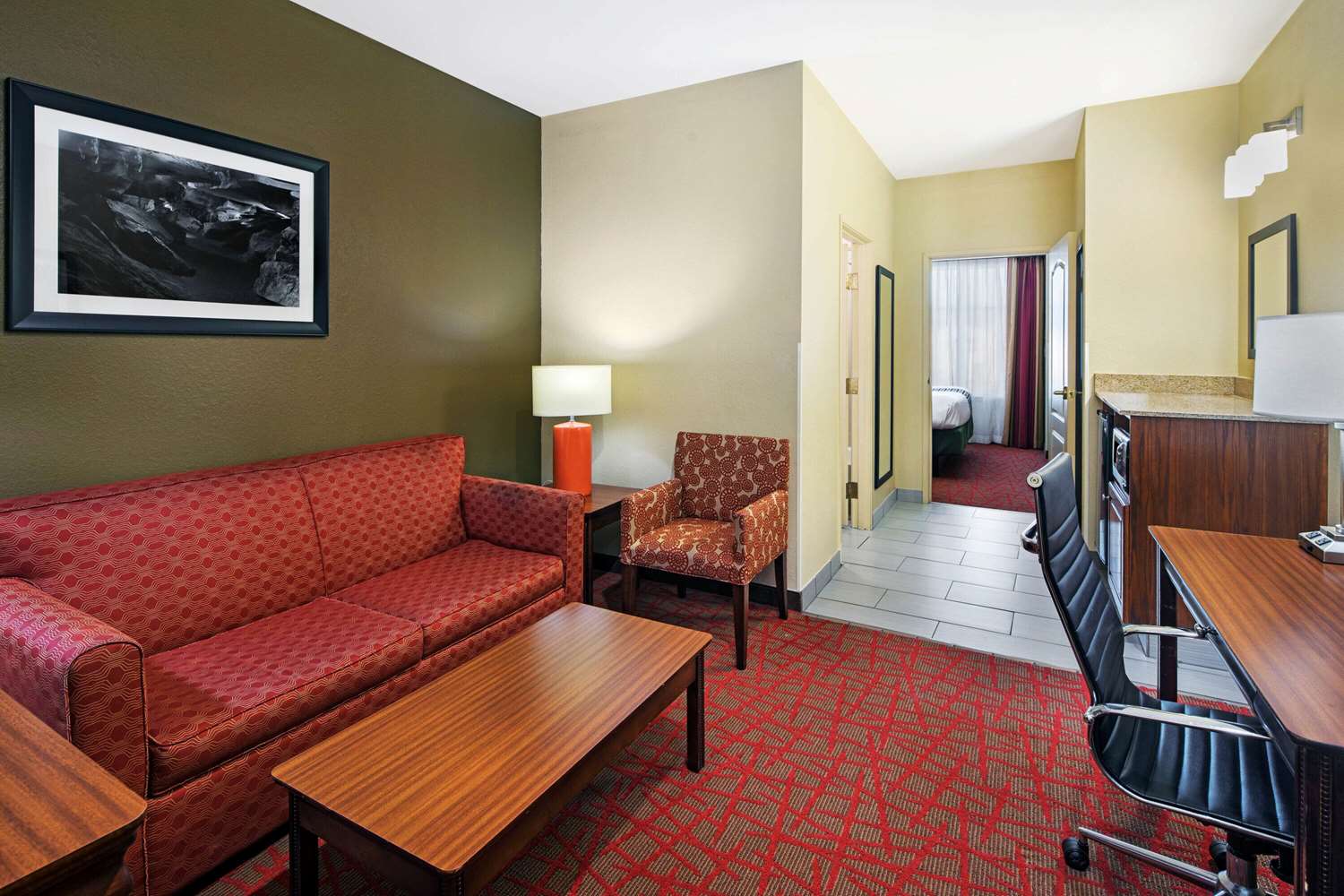 La Quinta Inn Suites By Wyndham Oxford Anniston 9/14