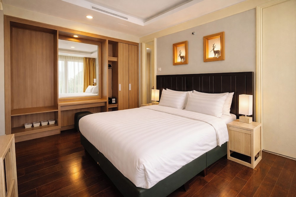 Aston Bogor Hotel & Resort 24/90
