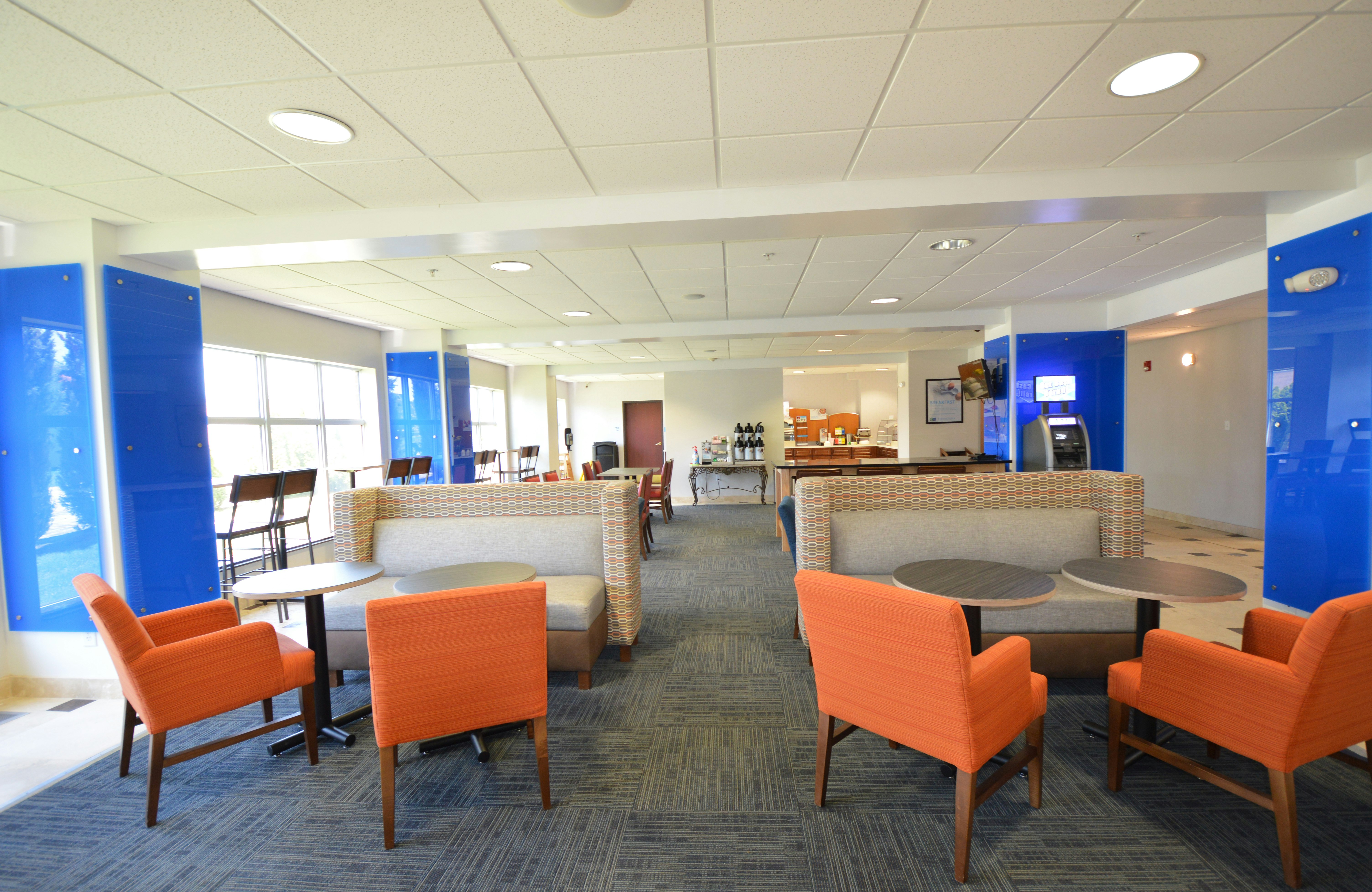 Holiday Inn Express Toledo-Oregon 35/42