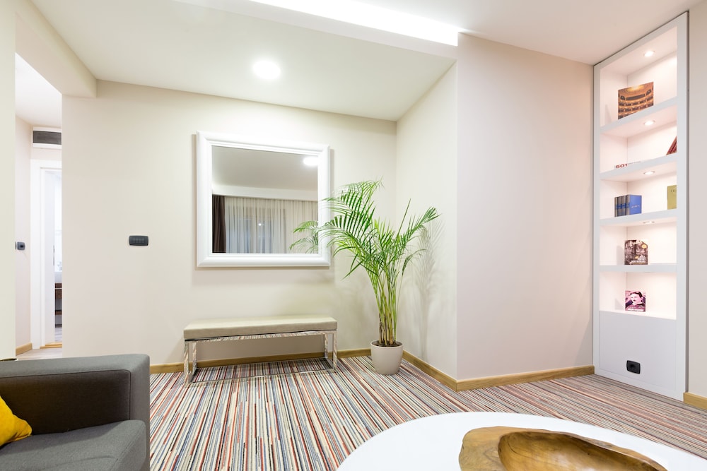 HOTEL TESLA SMART STAY 30/43