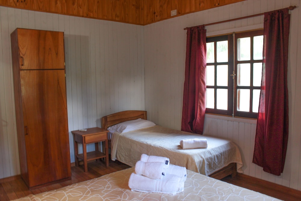 Palo Rosa Lodge 40/68