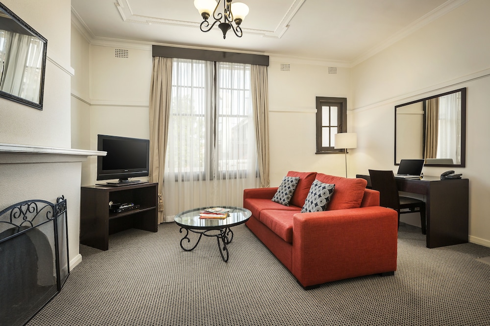 Quest Canberra 22/31