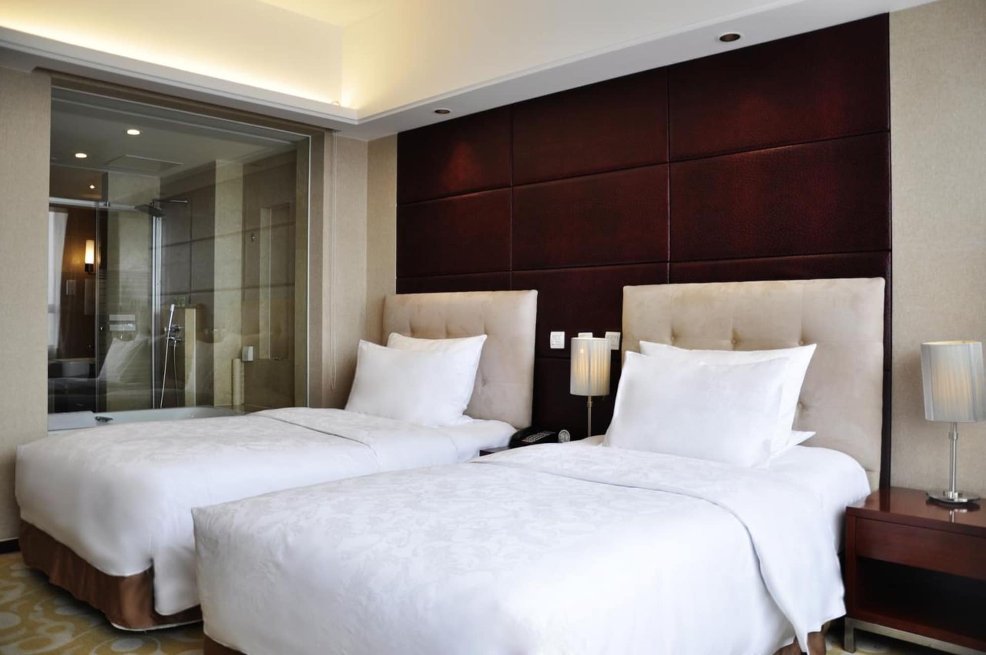EXECUTIVE, TWIN BEDS, LOUNGE ACCESS, HIGH FLOOR
