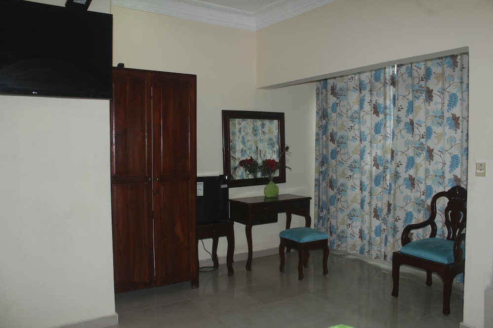 HOTEL LUIS V 39/43