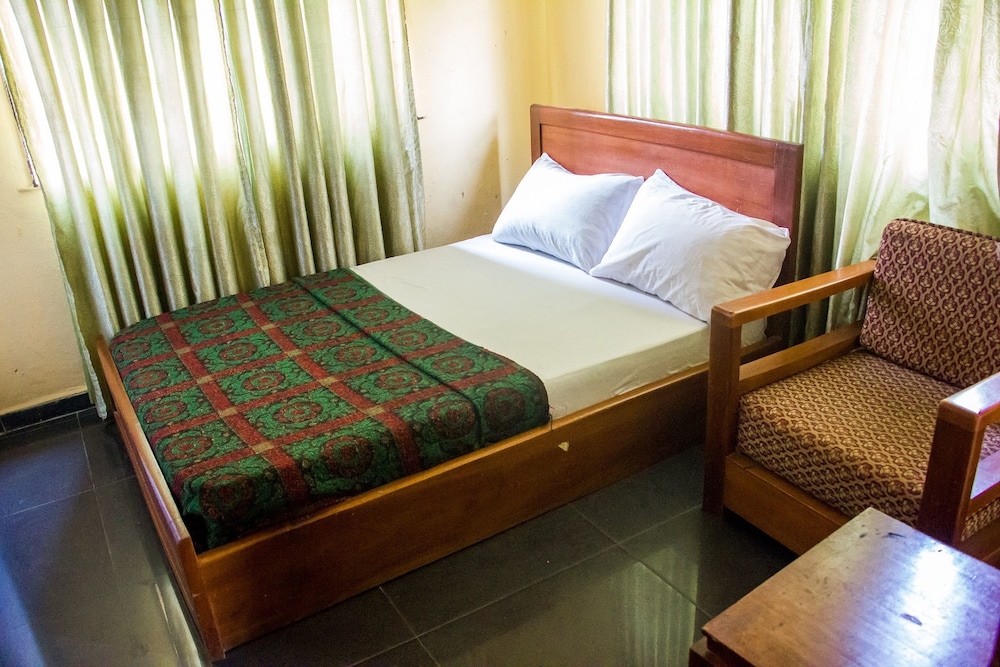 Allonze Hotel 3/35