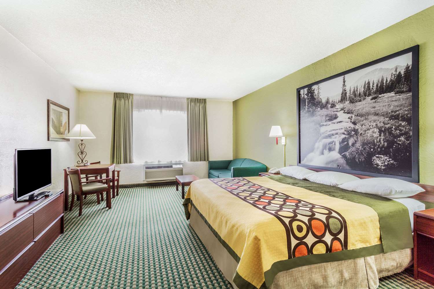 Super 8 by Wyndham Wendover 8/12