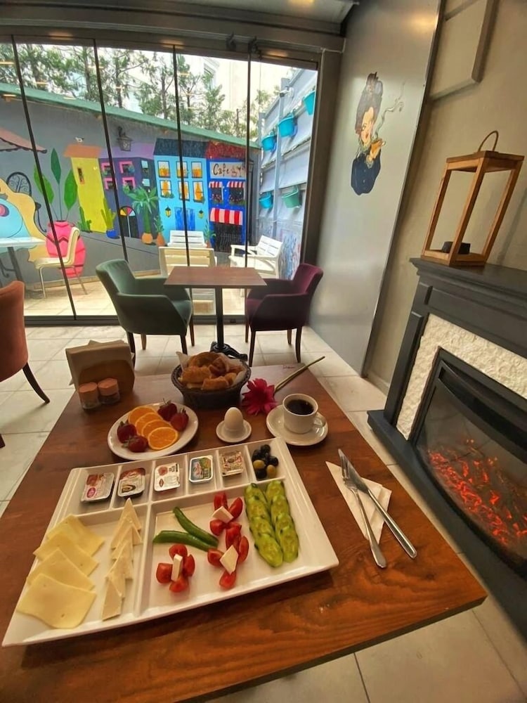 Ulubat Castle Hotel 52/61