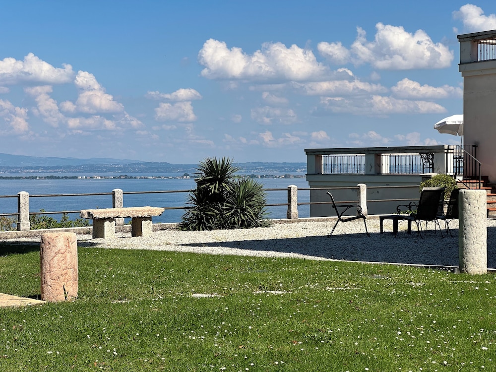 Castello Belvedere 33/50