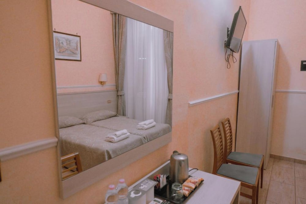 Aristotele Hotel 48/50