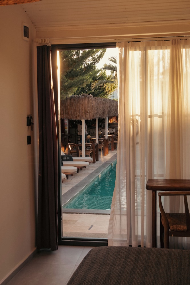 Agustos Hotel Alacati 20/50