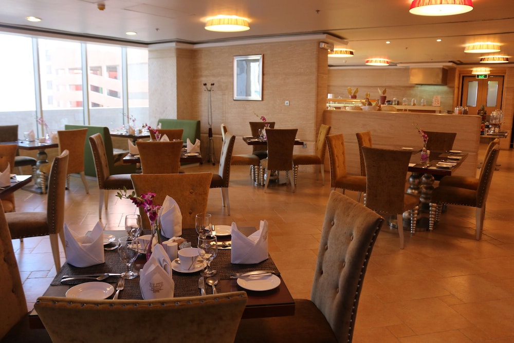 Elite Crystal Hotel 58/75