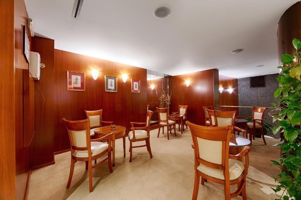 Hotel Duke Armeneasca 49/65