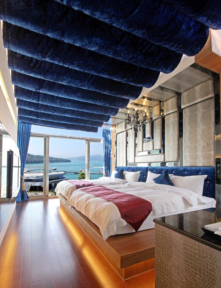 Shuian Lakeside Hotel 43/75
