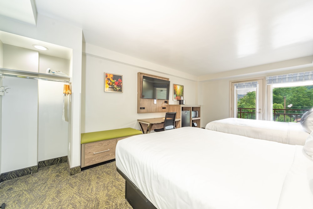 Best Western Plus Apple Valley Lodge Pigeon Forge 4/32