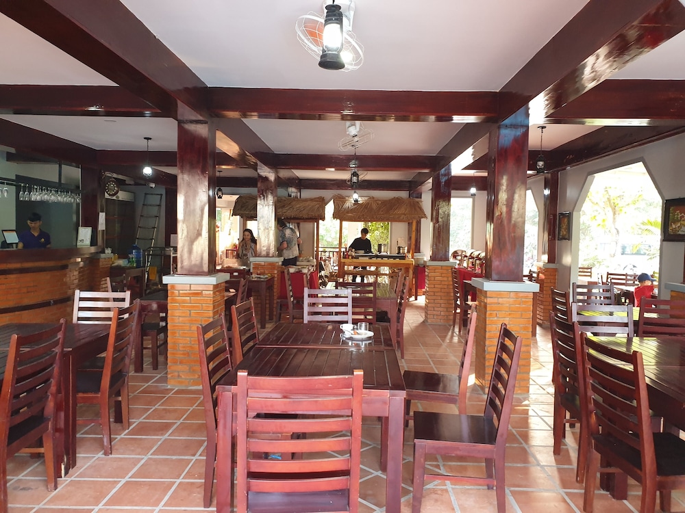 Vela Phu Quoc Resort 78/98