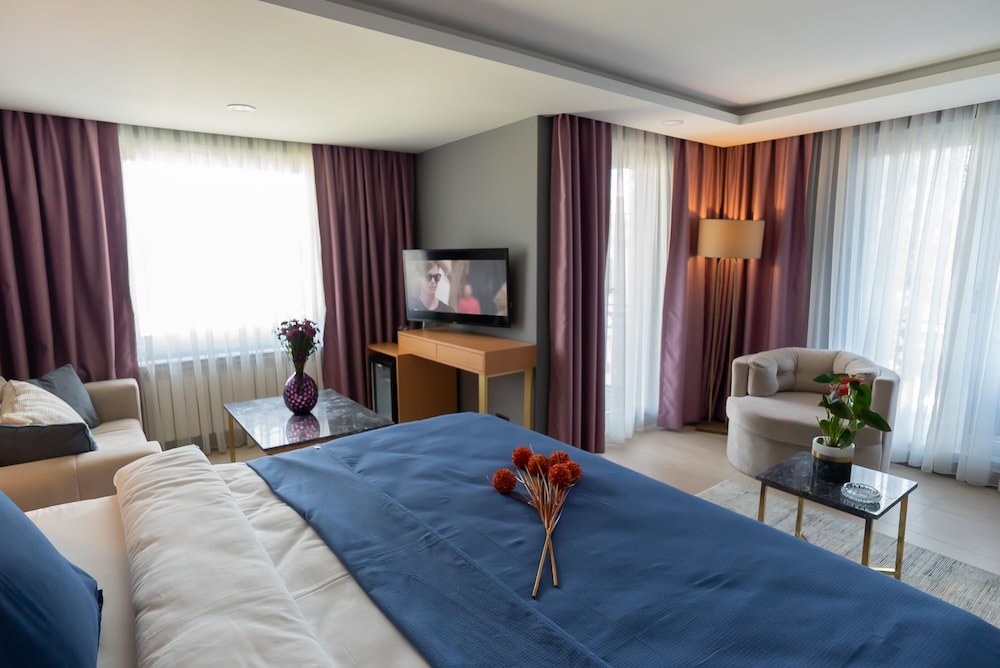 DELUXE, BOSPHORUS VIEW