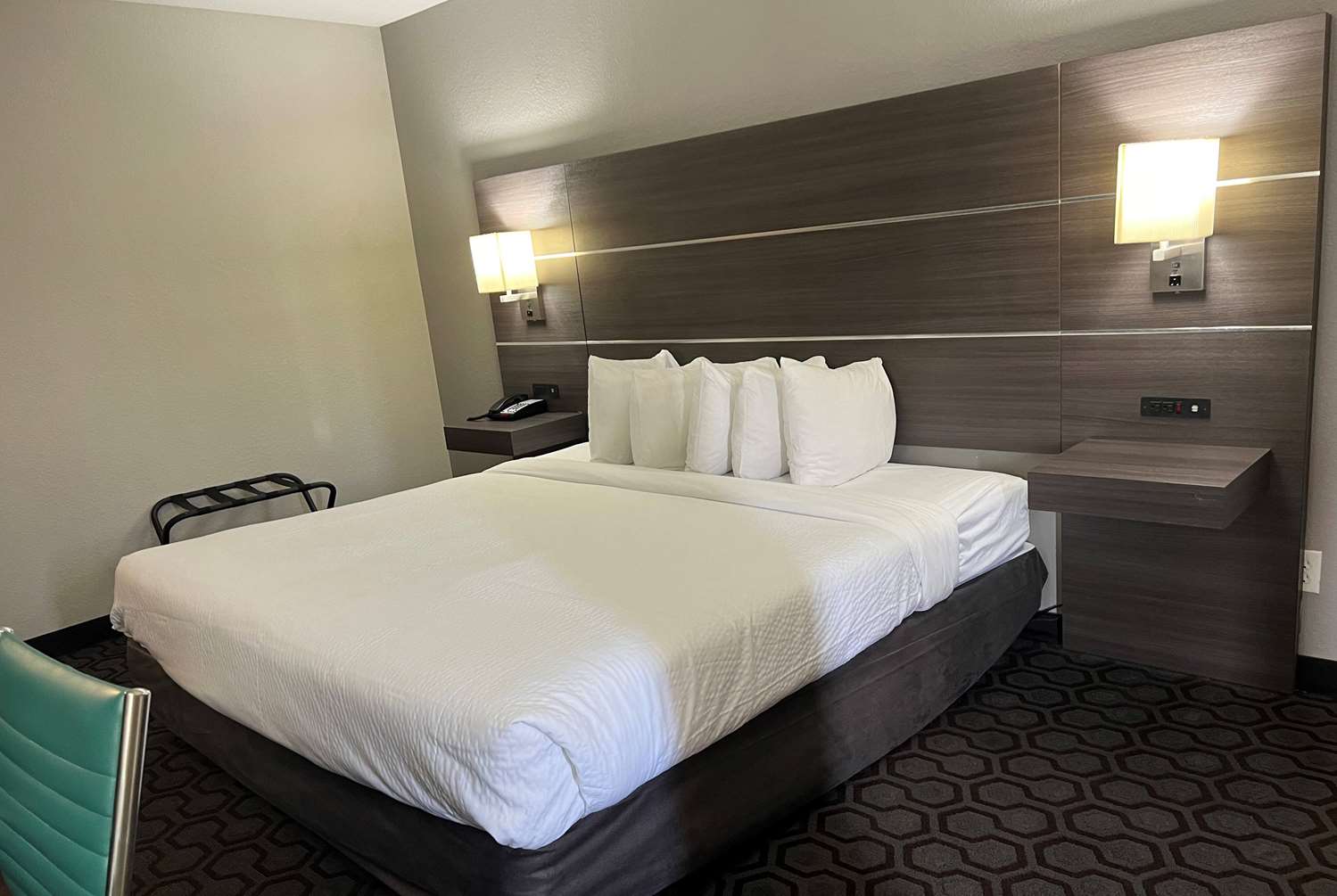 Days Inn by Wyndham Wagoner 7/20