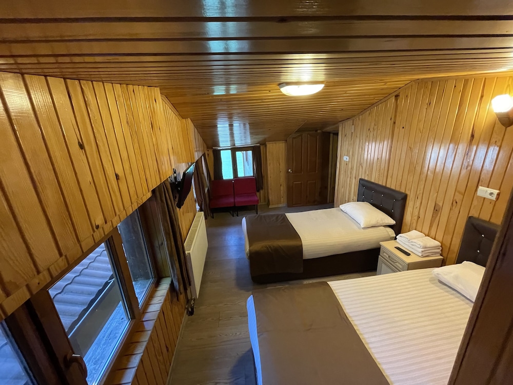 Ozkan Hotel 27/50