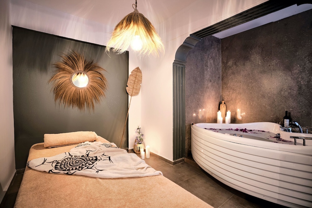 Liman Hotel Gumusluk 19/50