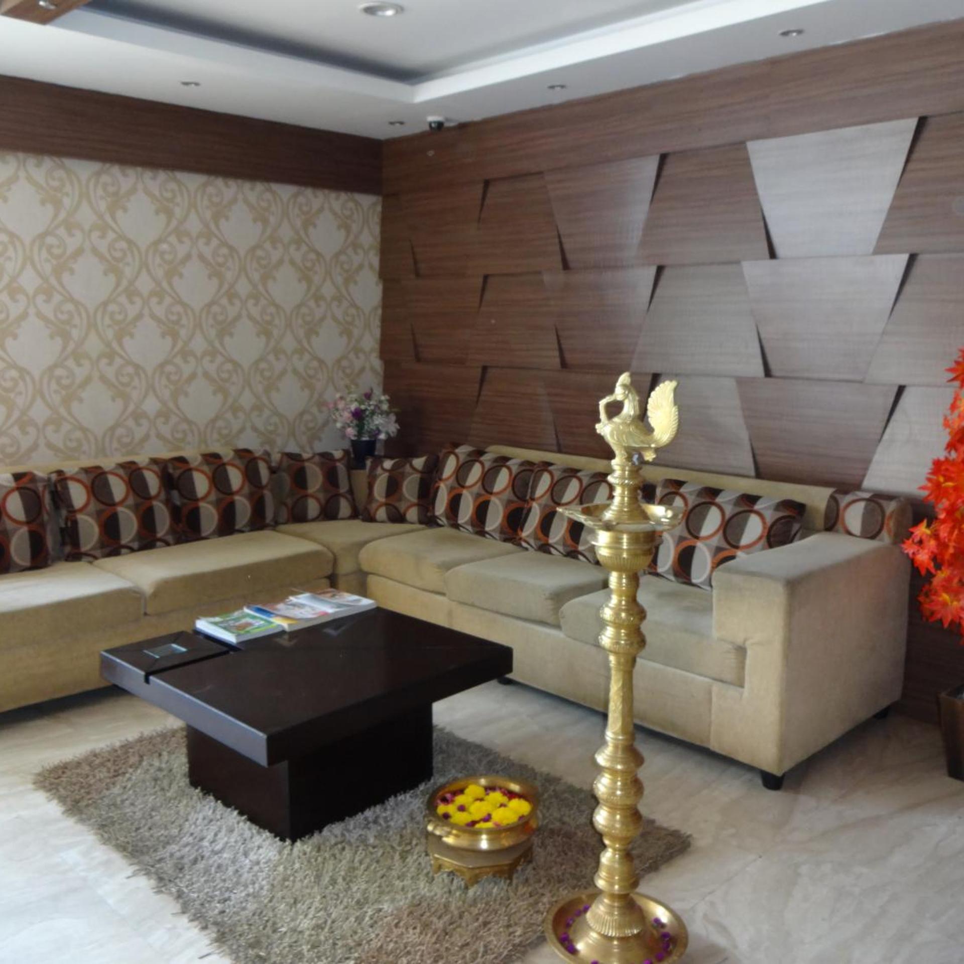 OYO Premium Avinashi Road Hope College 35/43