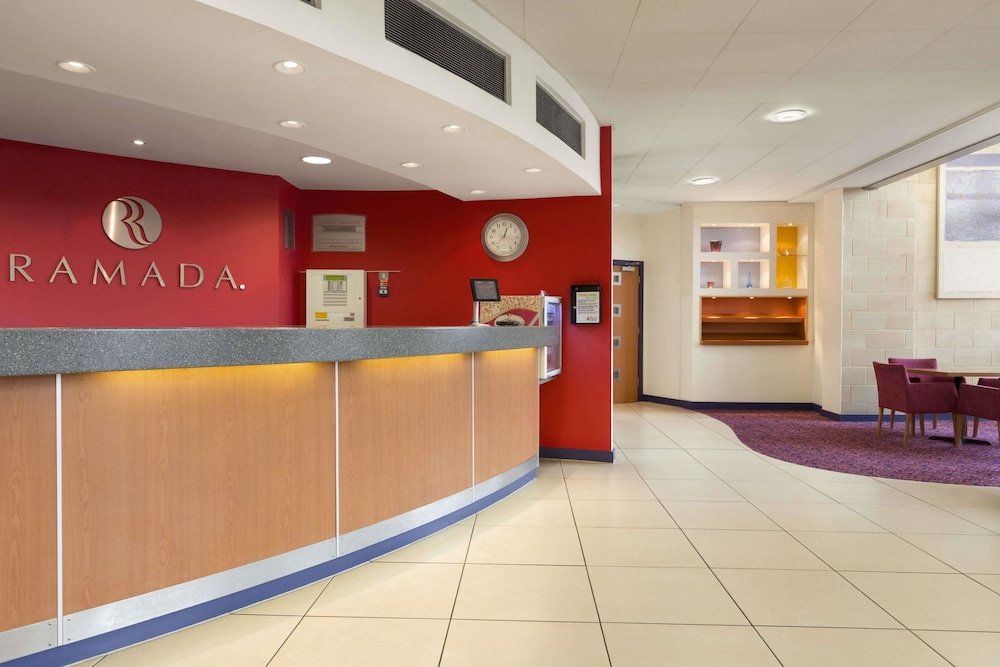 Ramada by Wyndham London North M1 photo4